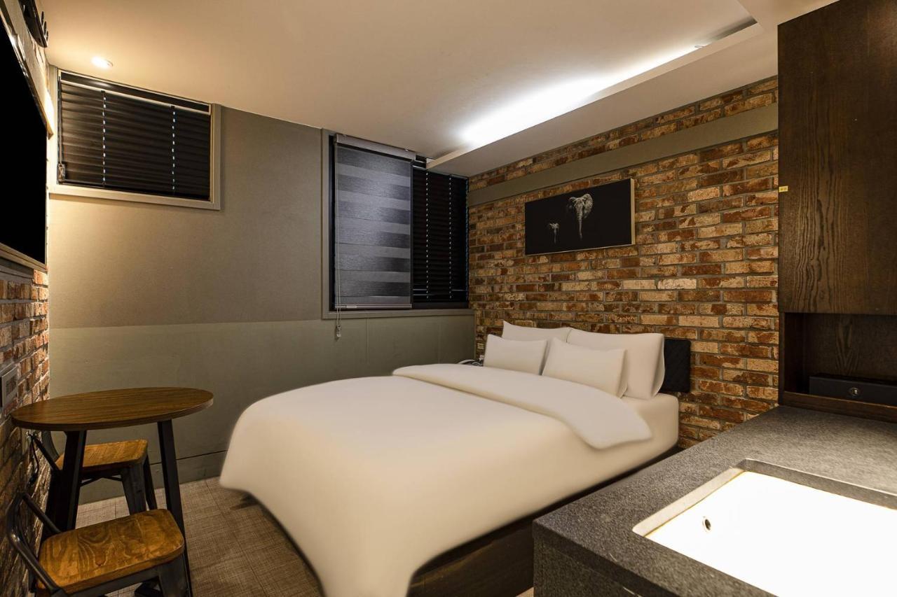 H-Avenue Hotel Yeoksam Seoul Exterior photo